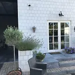Holset70 Bed & Breakfast 4*