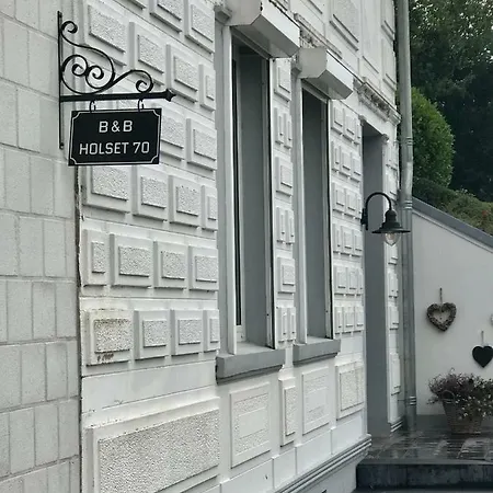 Holset70 Bed & Breakfast 4*